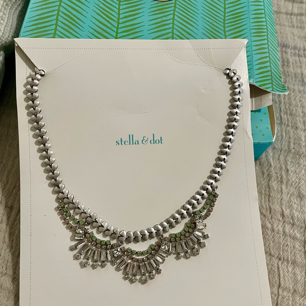 Stella & Dot Belle 18 Inch Silver Tone Rhinestone Statement Necklace